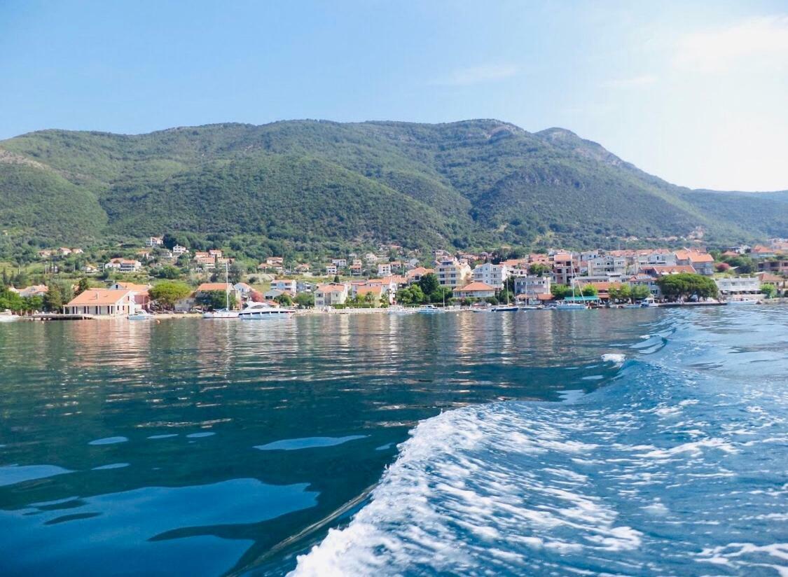 Готель Vila Duricic 300M Od Mora Дженовічі Екстер'єр фото