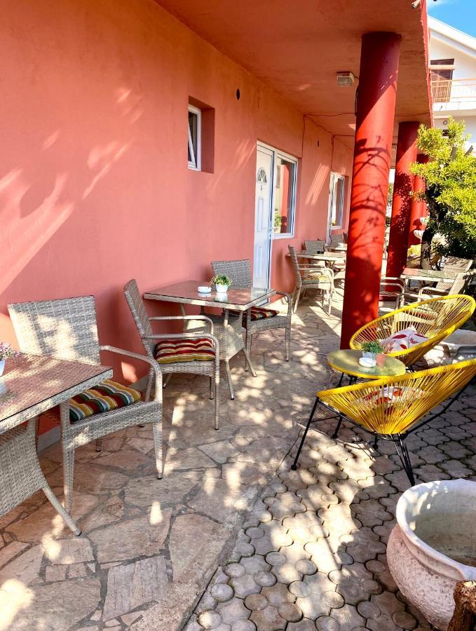 Готель Vila Duricic 300M Od Mora Дженовічі Екстер'єр фото